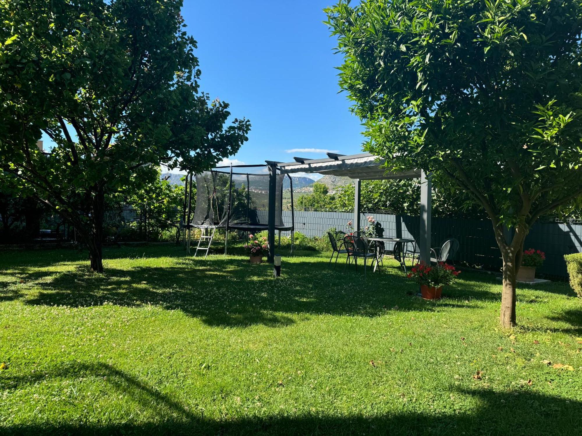 Happy Garden Home Split Exteriér fotografie